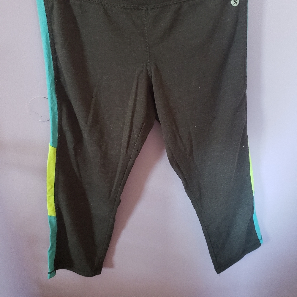 Capris - Picture 5 of 6